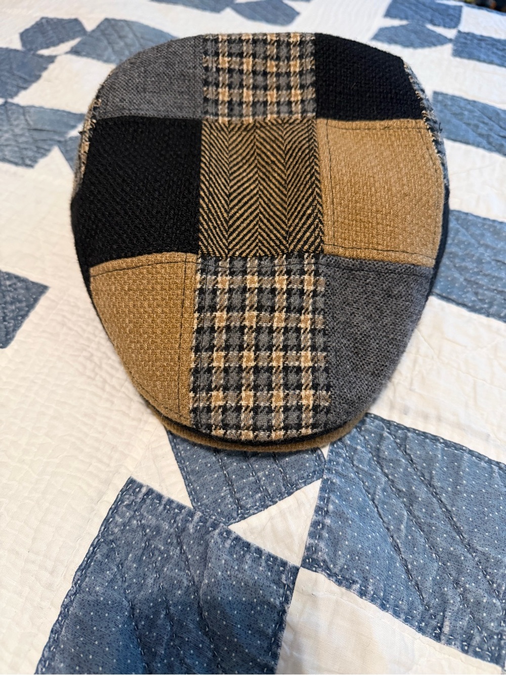 The Boston Scally Co. Guiness Gilroy in size MEDIUM